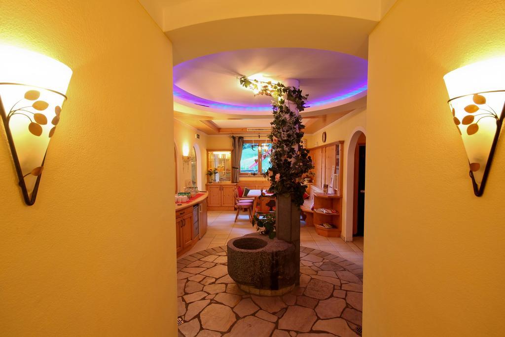 Ladestatthof Hotel Neustift im Stubaital Exterior photo
