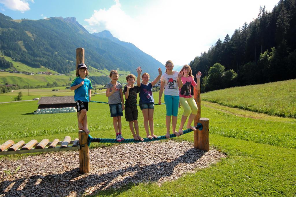 Ladestatthof Hotel Neustift im Stubaital Exterior photo