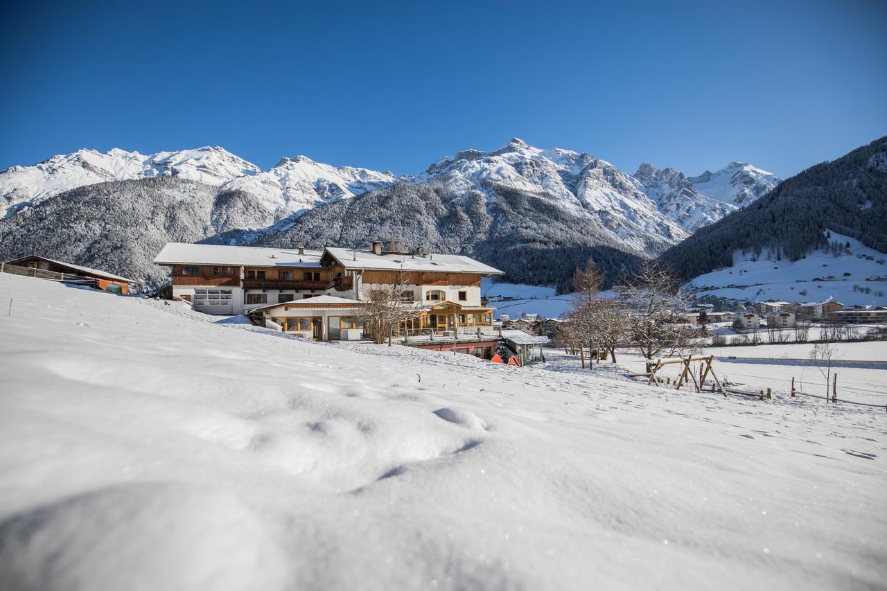 Ladestatthof Hotel Neustift im Stubaital Exterior photo