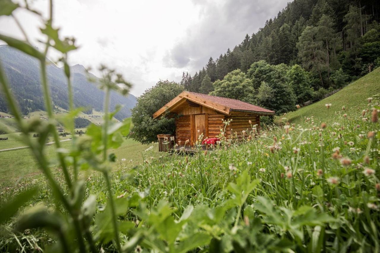 Ladestatthof Hotel Neustift im Stubaital Exterior photo