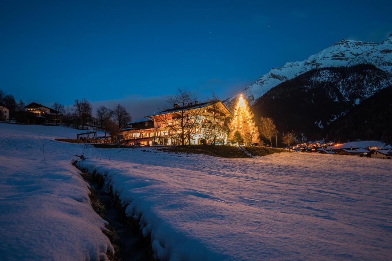 Ladestatthof Hotel Neustift im Stubaital Exterior photo